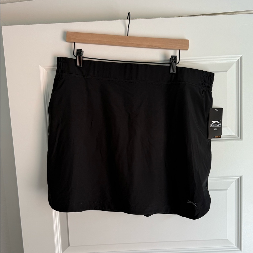 NWT! SLAZENGER Size XL athletic skort. NWT, non-smoking home.